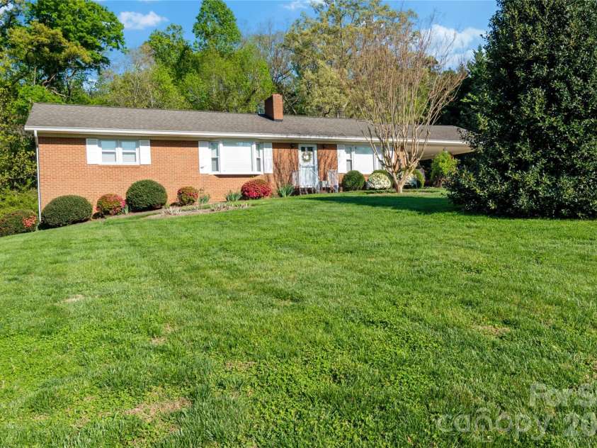 5635 June Lane, Winston Salem, NC 27127.  MLS# CAR4366963, YatesRealty ID 11531. 