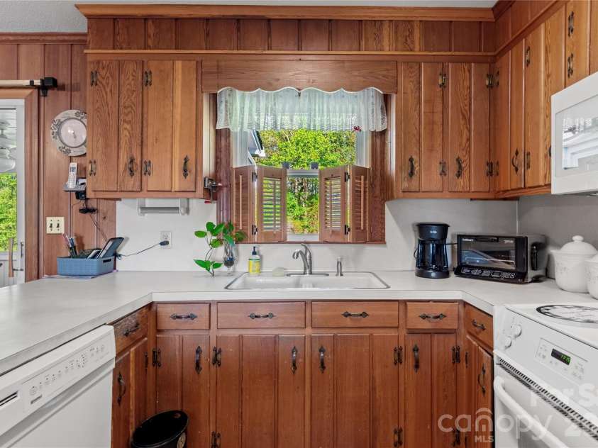 5635 June Lane, Winston Salem, NC 27127.  MLS# CAR4366963, YatesRealty ID 11531. 