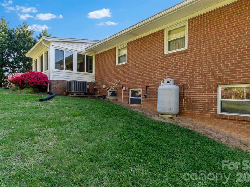 5635 June Lane, Winston Salem, NC 27127.  MLS# CAR4366963, YatesRealty ID 11531. 