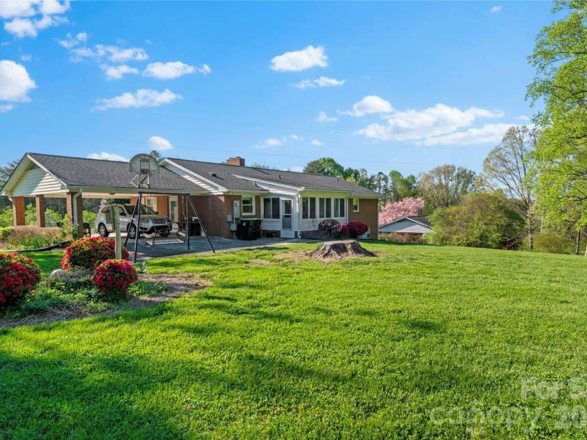 5635 June Lane, Winston Salem, NC 27127.  MLS# CAR4366963, YatesRealty ID 11531. 