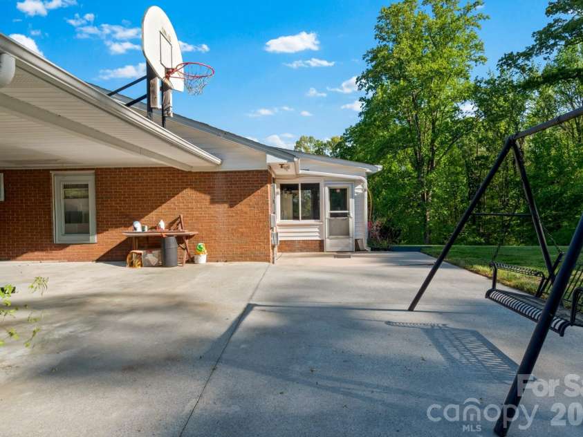 5635 June Lane, Winston Salem, NC 27127.  MLS# CAR4366963, YatesRealty ID 11531. 