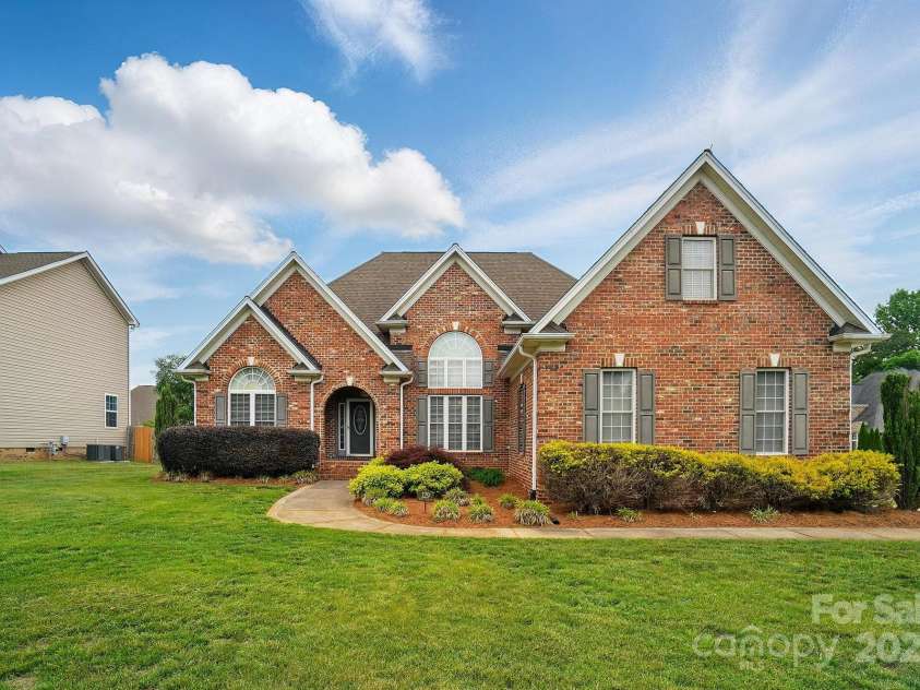 129 Daniel Efird Drive, Mount Holly, NC 28120.  MLS# CAR4256835, YatesRealty ID 11532. 