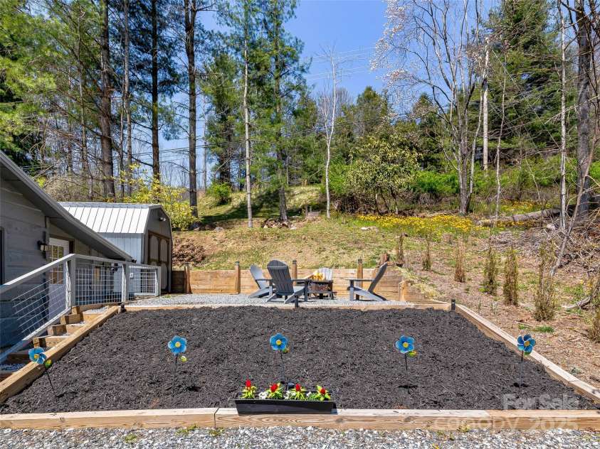 175 Village Lane, Mars Hill, NC 28754.  MLS# CAR4256535, YatesRealty ID 11533. 