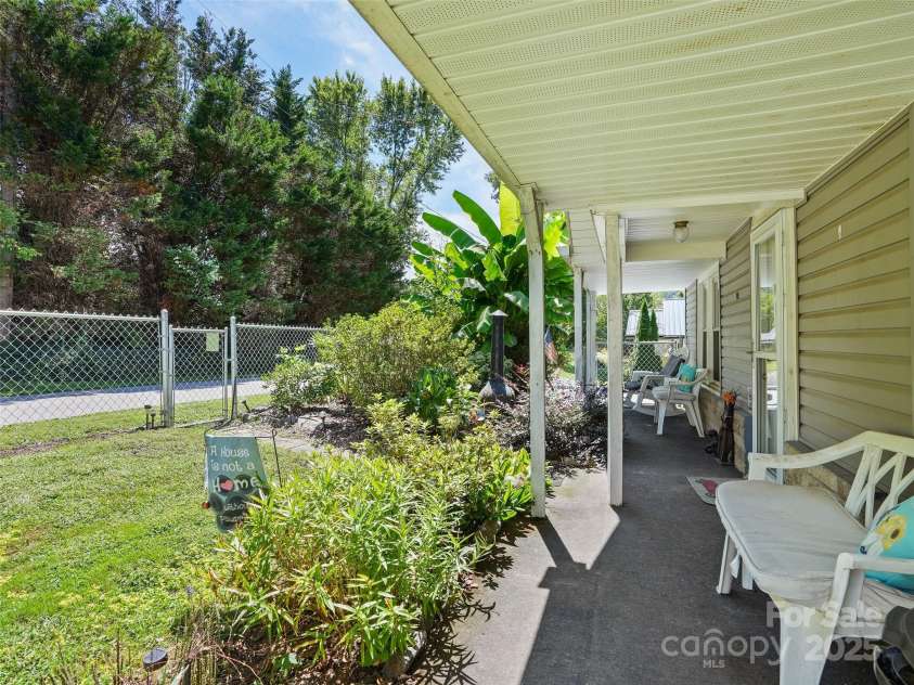 177 Dewey Avenue, Canton, NC 28716.  MLS# CAR4297479, YatesRealty ID 11536. 
