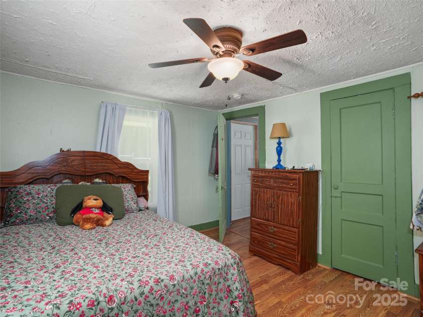177 Dewey Avenue, Canton, NC 28716.  MLS# CAR4297479, YatesRealty ID 11536. 