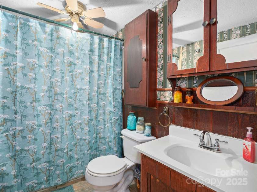 177 Dewey Avenue, Canton, NC 28716.  MLS# CAR4297479, YatesRealty ID 11536. 