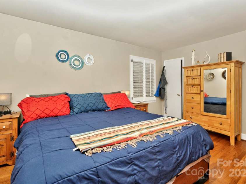 3430 Rea Road, Charlotte, NC 28226.  MLS# CAR4256646, YatesRealty ID 11536. 