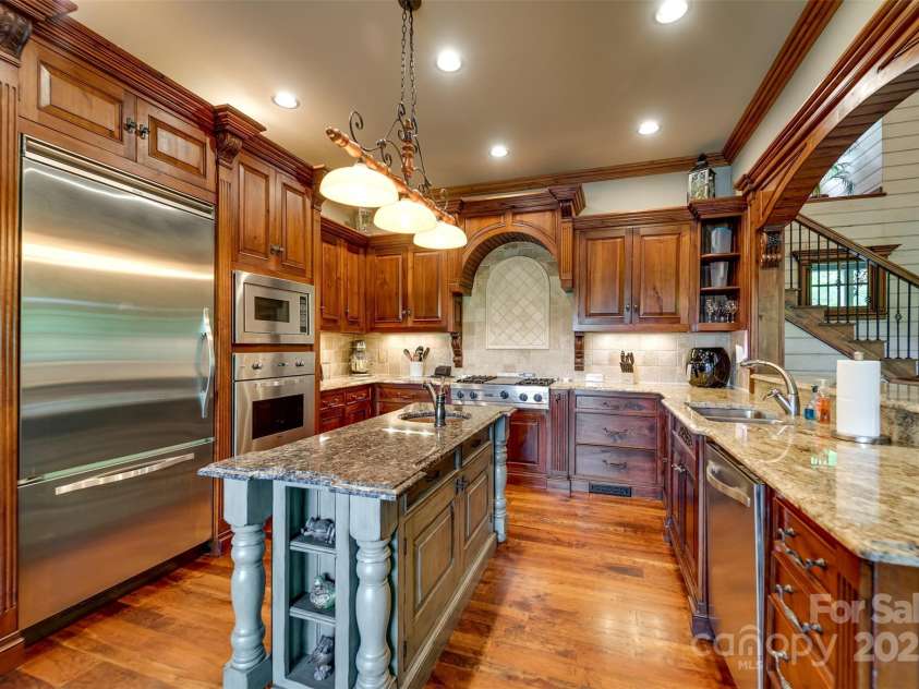 414 Trails End Road, Bryson City, NC 28713.  MLS# CAR4256665, YatesRealty ID 11537. 