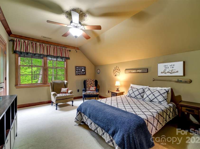 414 Trails End Road, Bryson City, NC 28713.  MLS# CAR4256665, YatesRealty ID 11537. 
