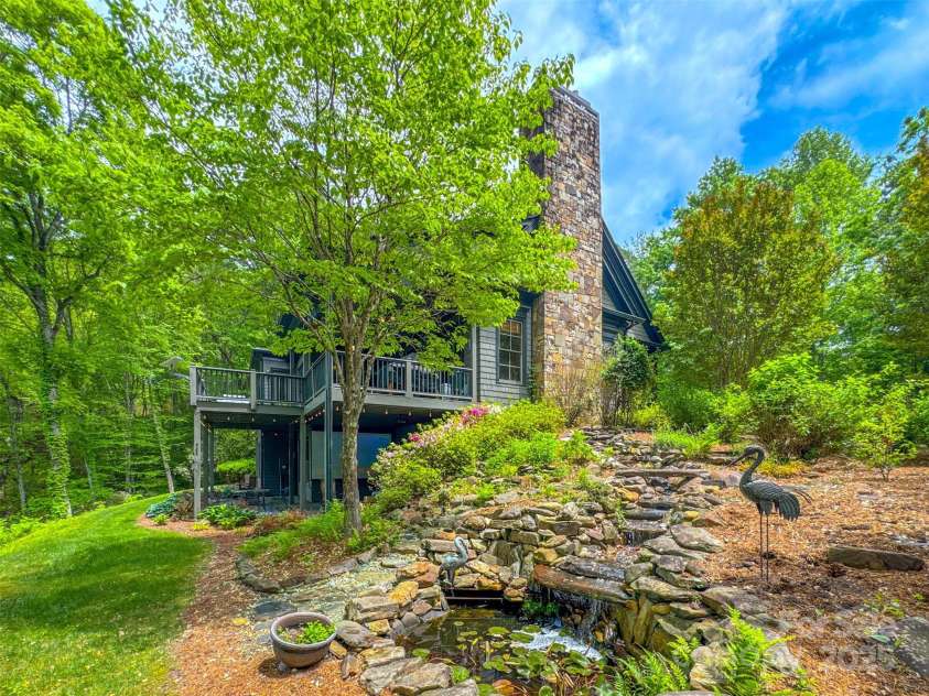 414 Trails End Road, Bryson City, NC 28713.  MLS# CAR4256665, YatesRealty ID 11537. 