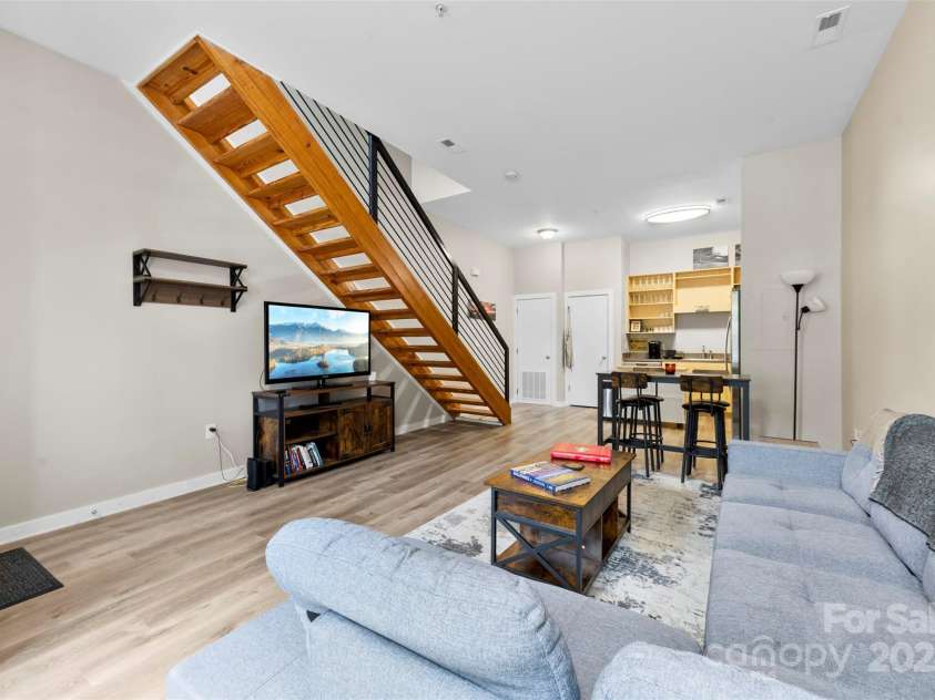 3239 Wesley Avenue, Charlotte, NC 28205.  MLS# CAR4299925, YatesRealty ID 1154. 