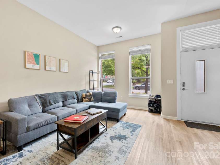 3239 Wesley Avenue, Charlotte, NC 28205.  MLS# CAR4299925, YatesRealty ID 1154. 