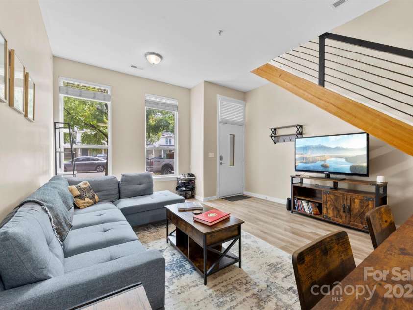 3239 Wesley Avenue, Charlotte, NC 28205.  MLS# CAR4299925, YatesRealty ID 1154. 