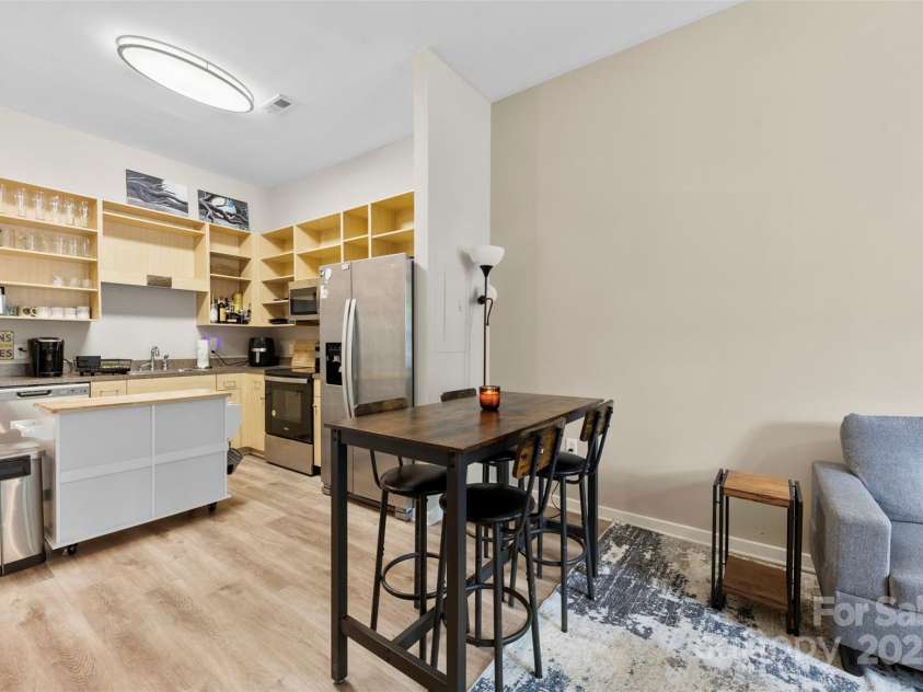 3239 Wesley Avenue, Charlotte, NC 28205.  MLS# CAR4299925, YatesRealty ID 1154. 