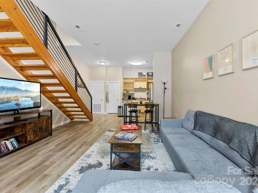 3239 Wesley Avenue, Charlotte, NC 28205.  MLS# CAR4299925, YatesRealty ID 1154. 