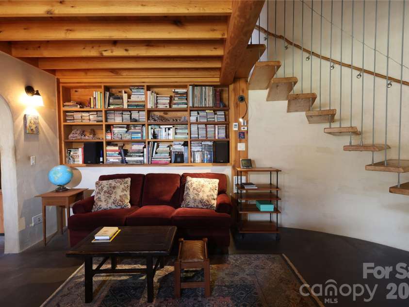 1422 Middle Fork Road, Hendersonville, NC 28792.  MLS# CAR4365669, YatesRealty ID 11541. 