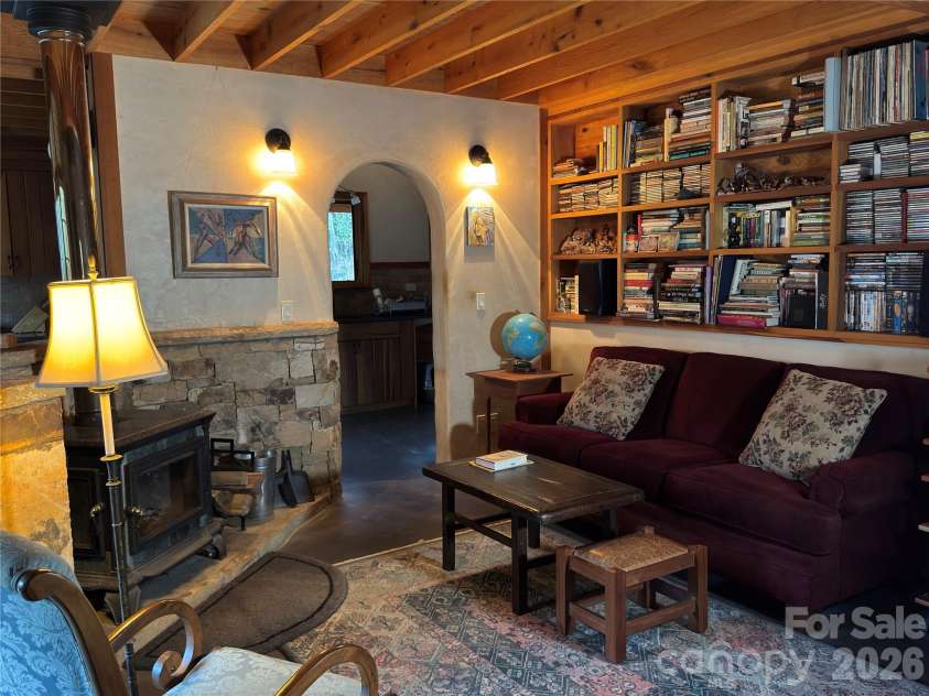 1422 Middle Fork Road, Hendersonville, NC 28792.  MLS# CAR4365669, YatesRealty ID 11541. 