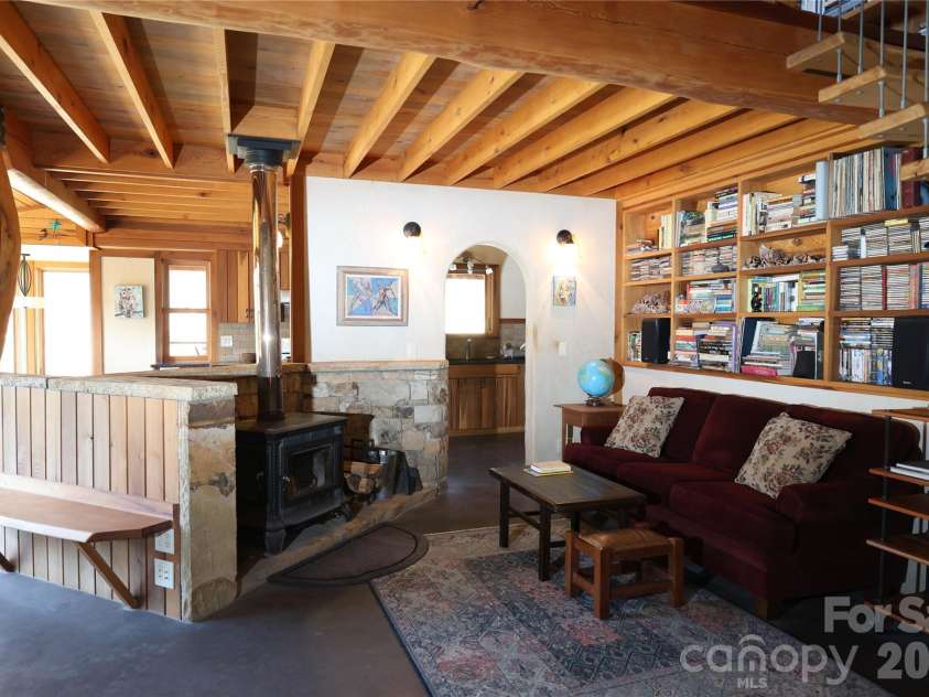 1422 Middle Fork Road, Hendersonville, NC 28792.  MLS# CAR4365669, YatesRealty ID 11541. 