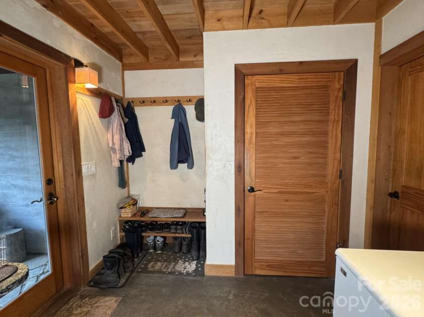 1422 Middle Fork Road, Hendersonville, NC 28792.  MLS# CAR4365669, YatesRealty ID 11541. 