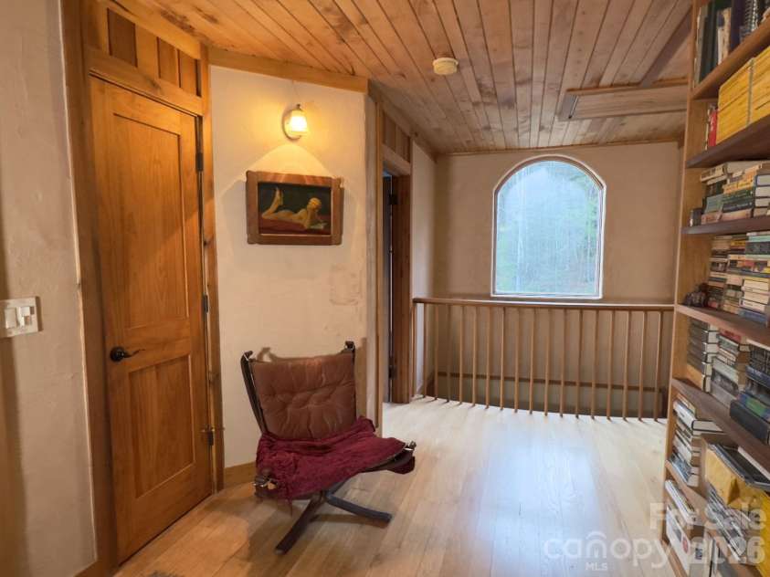 1422 Middle Fork Road, Hendersonville, NC 28792.  MLS# CAR4365669, YatesRealty ID 11541. 