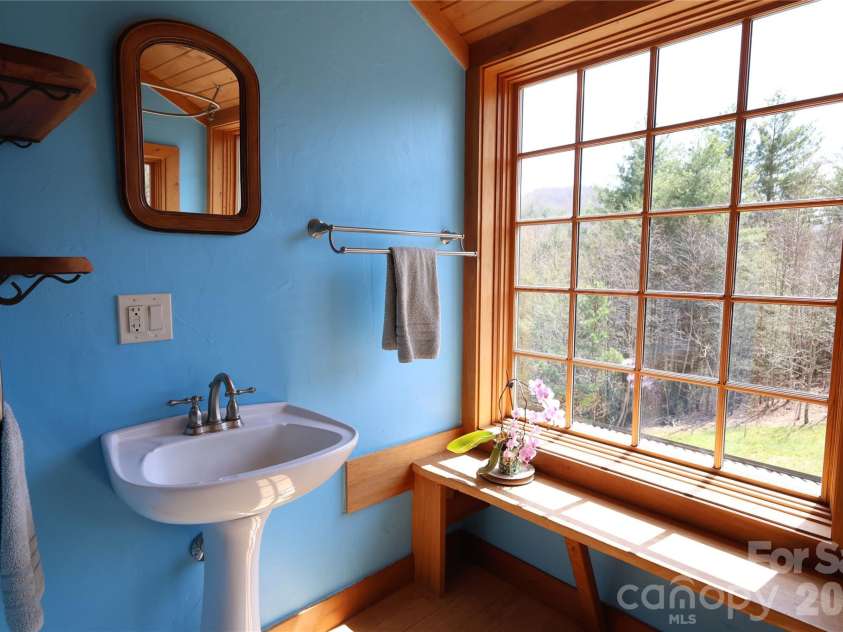 1422 Middle Fork Road, Hendersonville, NC 28792.  MLS# CAR4365669, YatesRealty ID 11541. 