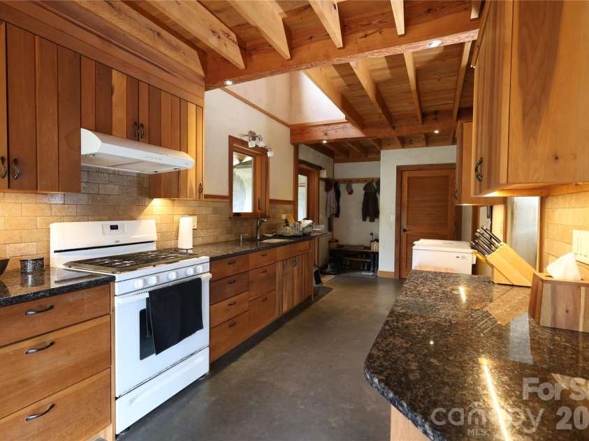 1422 Middle Fork Road, Hendersonville, NC 28792.  MLS# CAR4365669, YatesRealty ID 11541. 
