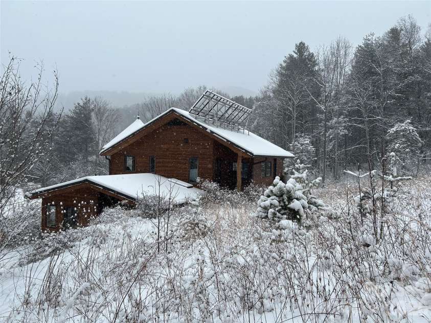 1422 Middle Fork Road, Hendersonville, NC 28792.  MLS# CAR4365669, YatesRealty ID 11541. 