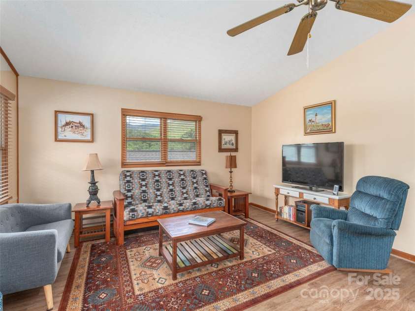 336 Stoney Ridge Loop, Maggie Valley, NC 28751.  MLS# CAR4256988, YatesRealty ID 11541. 