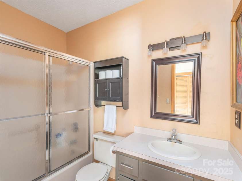 336 Stoney Ridge Loop, Maggie Valley, NC 28751.  MLS# CAR4256988, YatesRealty ID 11541. 