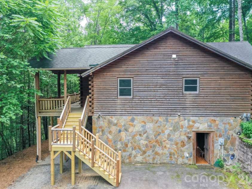 184 Sunlight Path, Lake Lure, NC 28746.  MLS# CAR4365835, YatesRealty ID 11542. 