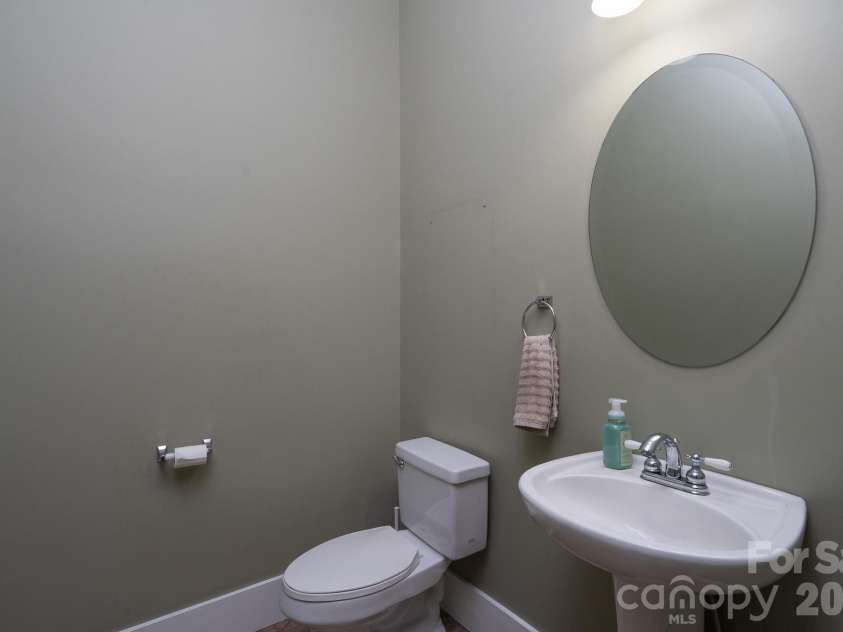 176 Spring Forest Drive, Statesville, NC 28625.  MLS# CAR4366615, YatesRealty ID 11543. 
