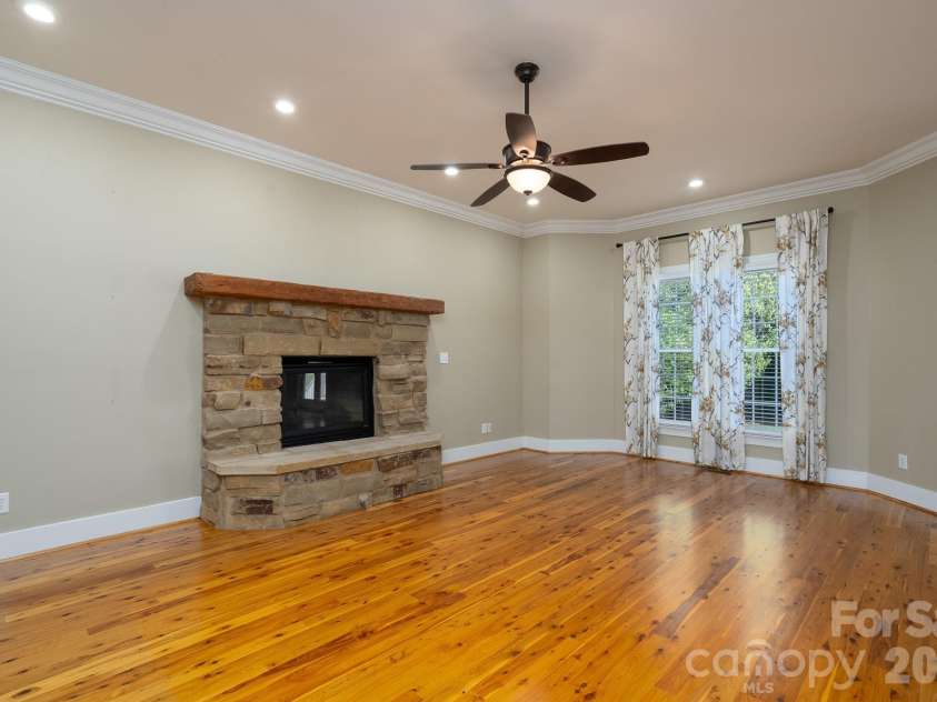 176 Spring Forest Drive, Statesville, NC 28625.  MLS# CAR4366615, YatesRealty ID 11543. 