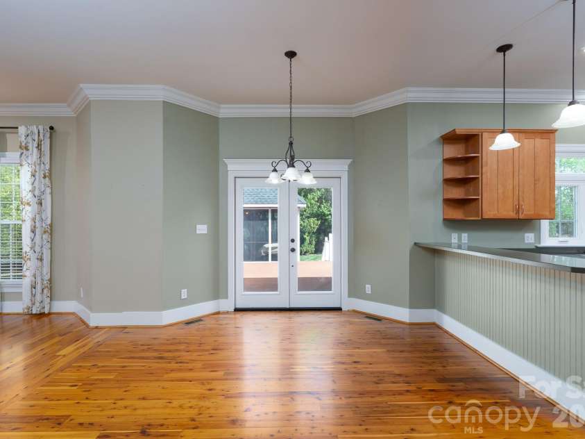 176 Spring Forest Drive, Statesville, NC 28625.  MLS# CAR4366615, YatesRealty ID 11543. 