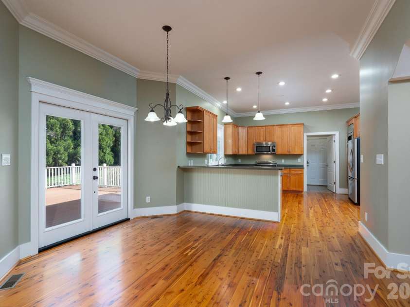 176 Spring Forest Drive, Statesville, NC 28625.  MLS# CAR4366615, YatesRealty ID 11543. 
