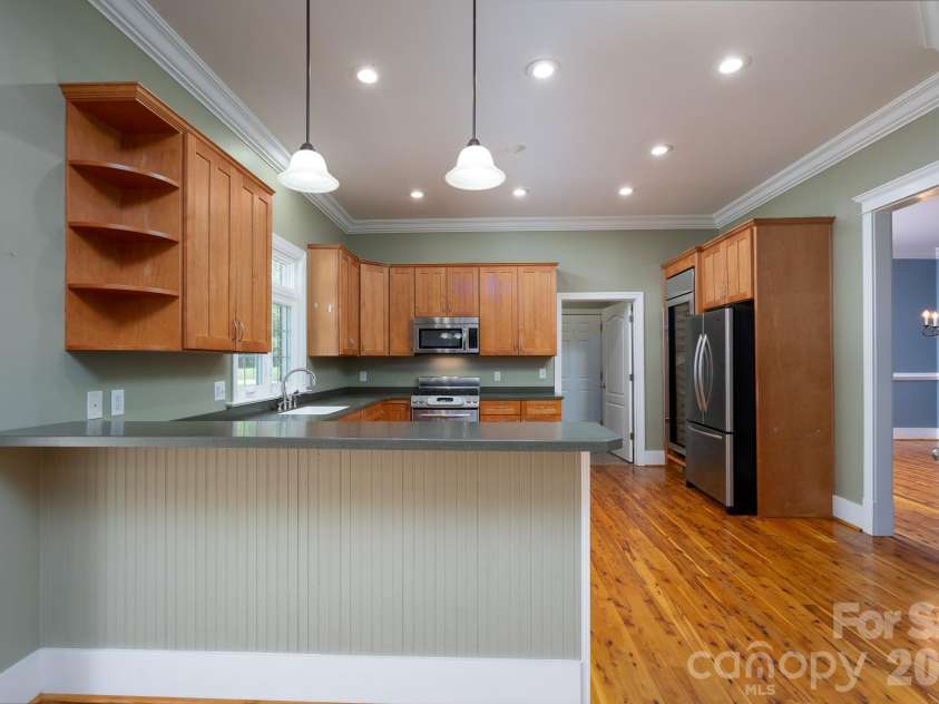 176 Spring Forest Drive, Statesville, NC 28625.  MLS# CAR4366615, YatesRealty ID 11543. 