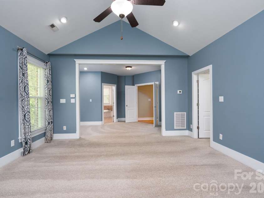 176 Spring Forest Drive, Statesville, NC 28625.  MLS# CAR4366615, YatesRealty ID 11543. 