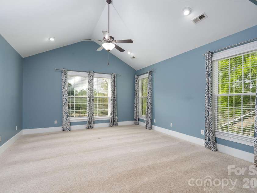 176 Spring Forest Drive, Statesville, NC 28625.  MLS# CAR4366615, YatesRealty ID 11543. 