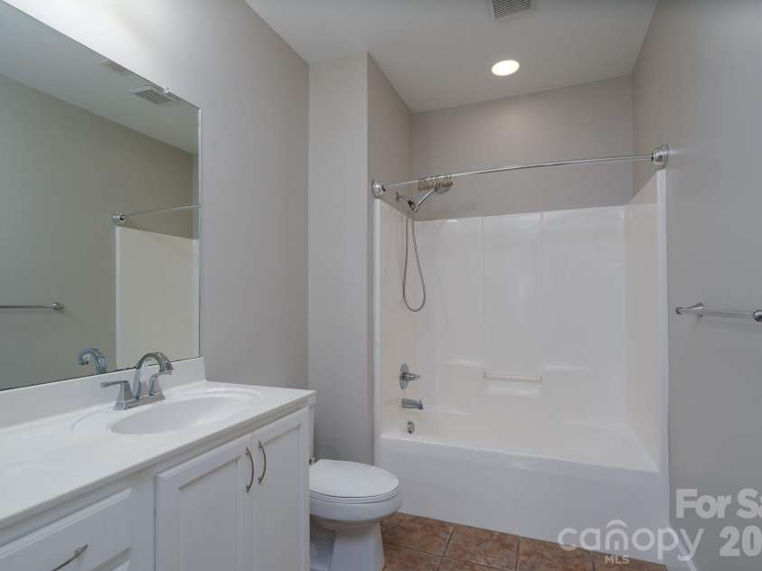 176 Spring Forest Drive, Statesville, NC 28625.  MLS# CAR4366615, YatesRealty ID 11543. 