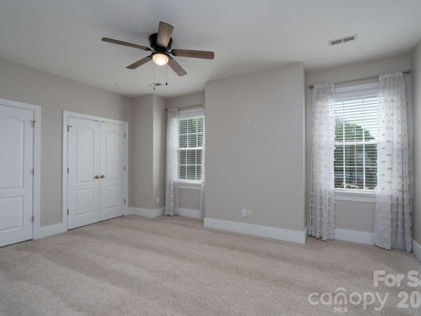 176 Spring Forest Drive, Statesville, NC 28625.  MLS# CAR4366615, YatesRealty ID 11543. 