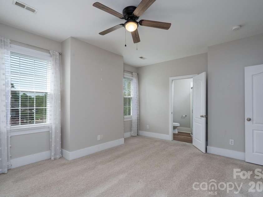 176 Spring Forest Drive, Statesville, NC 28625.  MLS# CAR4366615, YatesRealty ID 11543. 