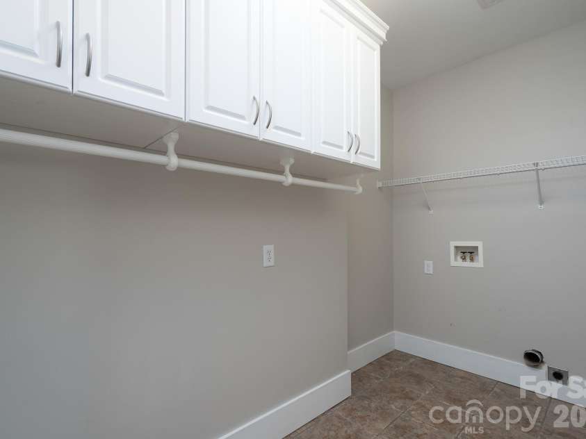 176 Spring Forest Drive, Statesville, NC 28625.  MLS# CAR4366615, YatesRealty ID 11543. 
