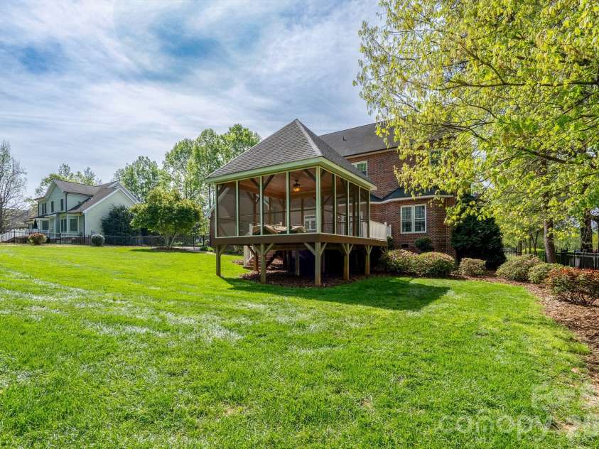 176 Spring Forest Drive, Statesville, NC 28625.  MLS# CAR4366615, YatesRealty ID 11543. 