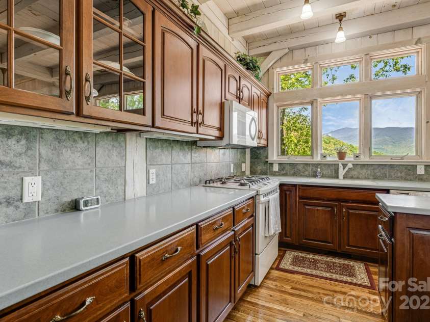 33 Great Aspen Way, Black Mountain, NC 28711.  MLS# CAR4254990, YatesRealty ID 11543. 