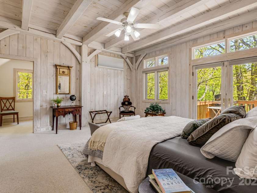33 Great Aspen Way, Black Mountain, NC 28711.  MLS# CAR4254990, YatesRealty ID 11543. 