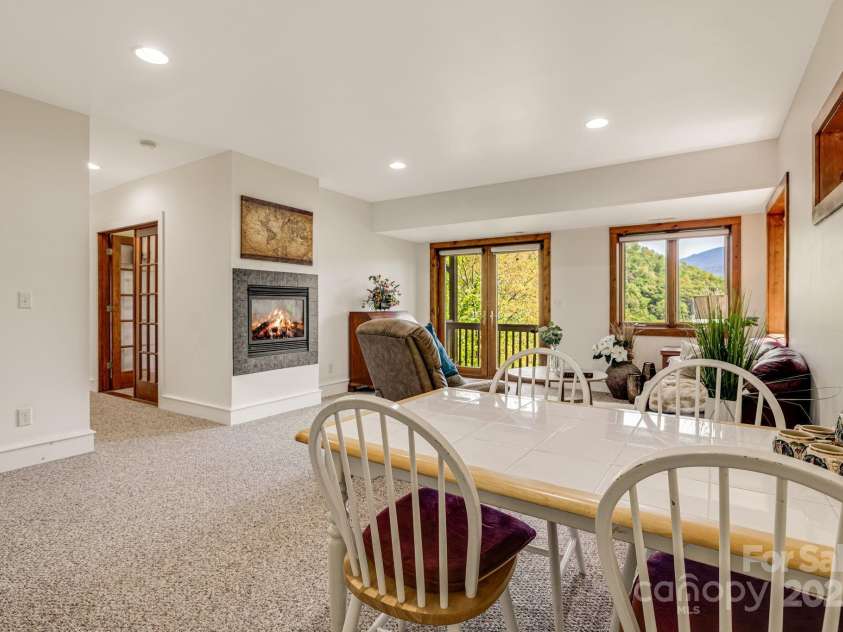 33 Great Aspen Way, Black Mountain, NC 28711.  MLS# CAR4254990, YatesRealty ID 11543. 