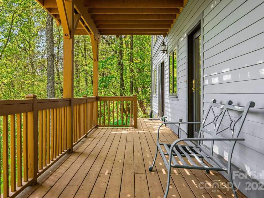 33 Great Aspen Way, Black Mountain, NC 28711.  MLS# CAR4254990, YatesRealty ID 11543. 