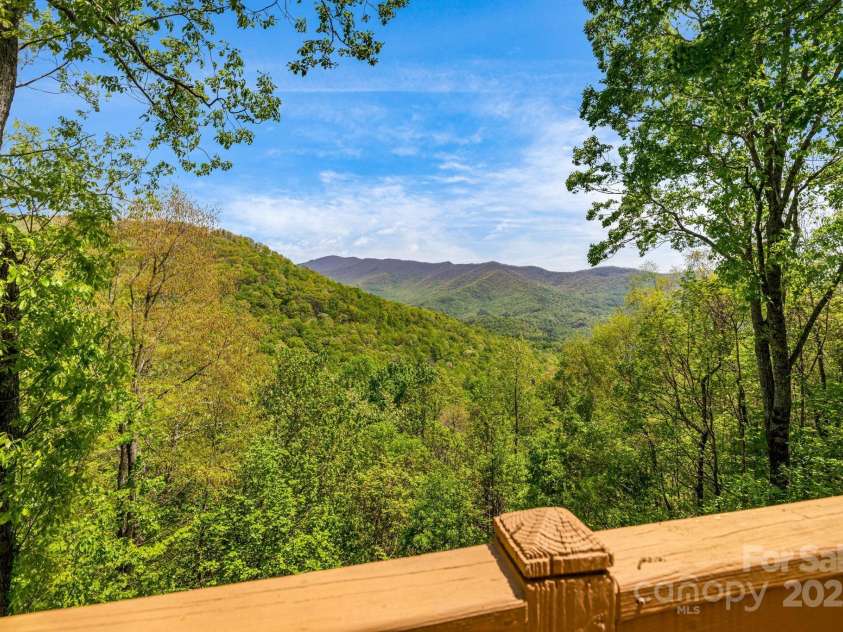 33 Great Aspen Way, Black Mountain, NC 28711.  MLS# CAR4254990, YatesRealty ID 11543. 