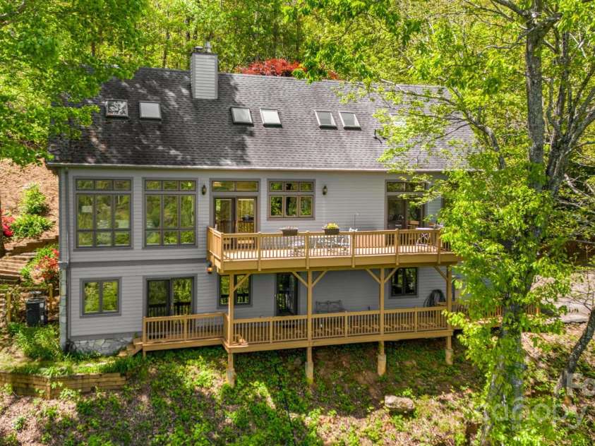 33 Great Aspen Way, Black Mountain, NC 28711.  MLS# CAR4254990, YatesRealty ID 11543. 