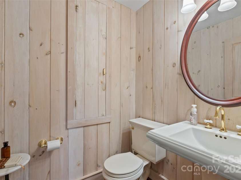 33 Great Aspen Way, Black Mountain, NC 28711.  MLS# CAR4321189, YatesRealty ID 11543. 