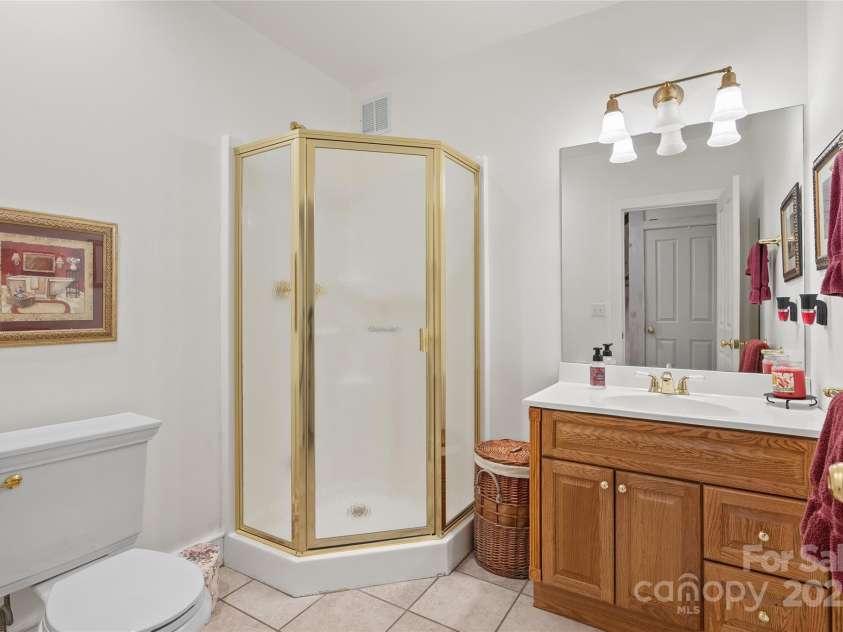 33 Great Aspen Way, Black Mountain, NC 28711.  MLS# CAR4321189, YatesRealty ID 11543. 